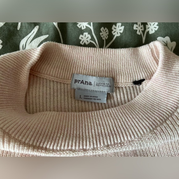 Prana Crewneck sweater Size L - Picture 2 of 2